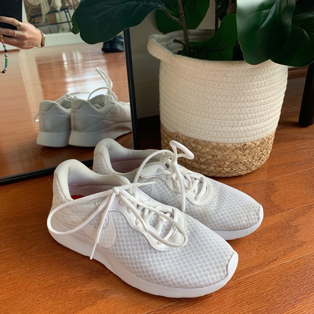 white nike sneakers